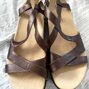 Brand new aravon brown sandal, size 11.